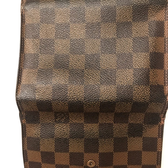 Authentic LV wallet - Picture 11 of 13